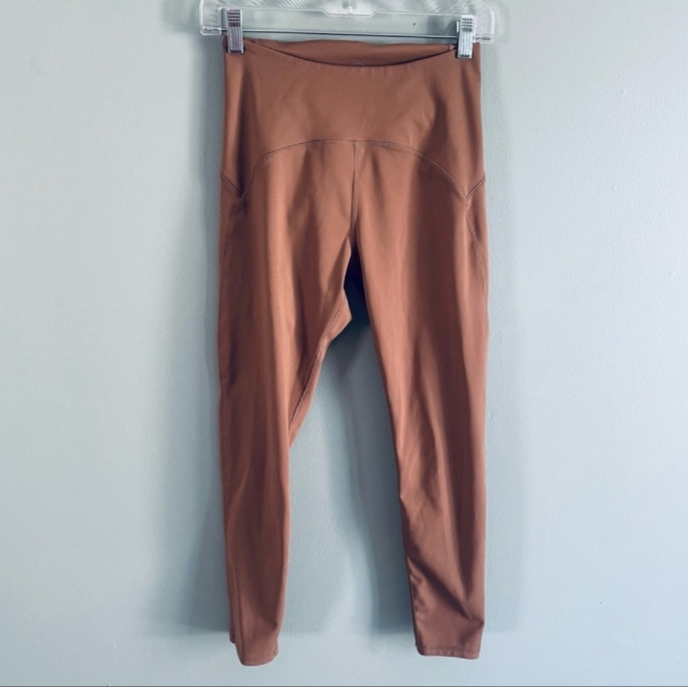MOVE THEORY tan leggings with pockets